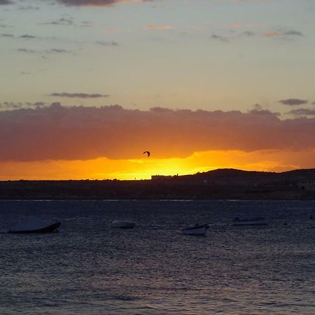 Alquilaencanarias-Medano Los Martines Beachfront A El Médano Esterno foto