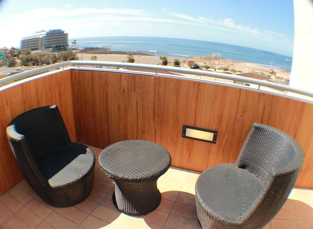 Alquilaencanarias-Medano Los Martines Beachfront A El Médano Esterno foto