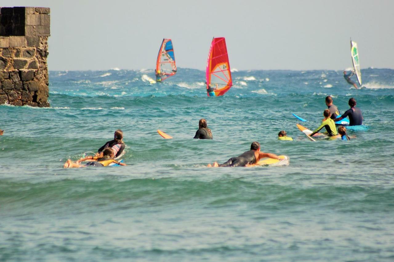 Alquilaencanarias-Medano Los Martines Beachfront A El Médano Esterno foto