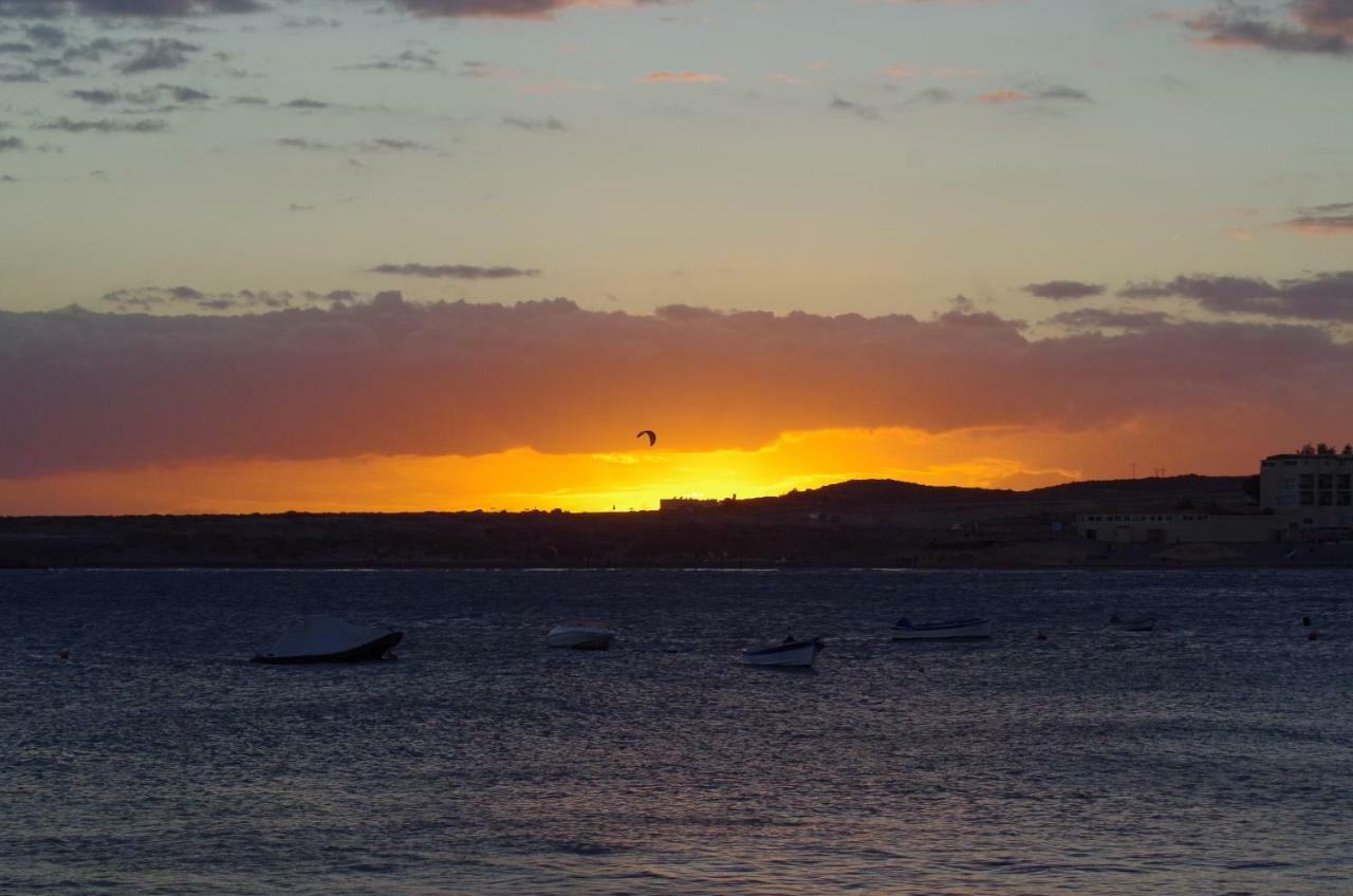 Alquilaencanarias-Medano Los Martines Beachfront A El Médano Esterno foto